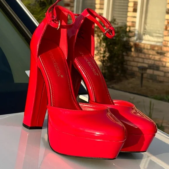 Shoe Dazzle Glossy Red Platform Heels - Picture 3 of 4